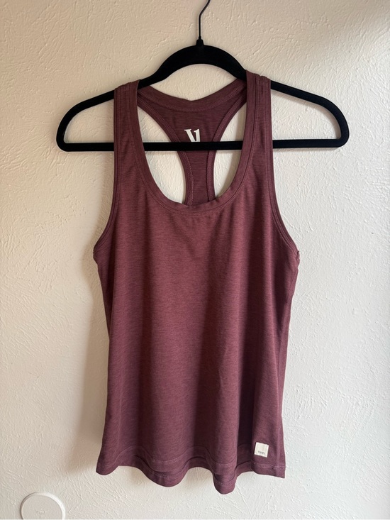 Vuori Tops - Vuori Racerback Tank Top in Wine